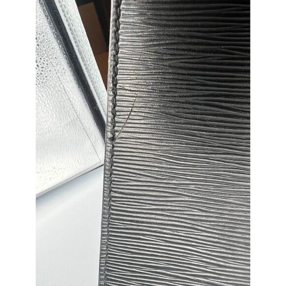 LOUIS VUITTON Epi Sac Plat - Picture 9 of 16